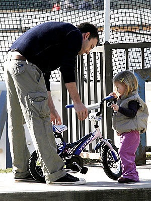 Cha, con và xe đạp - 11