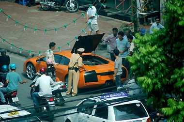 Lamborghini Murcielago bị CSGT kiểm tra tại Hà Nội  - 7