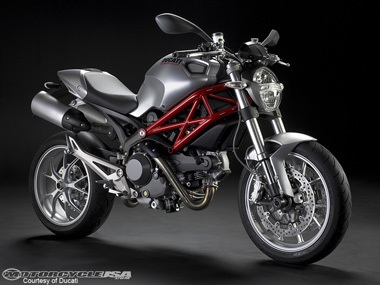 Ducati Monster 1100 và 1100 S - “Quái vật” đường phố  - 1