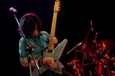 Bức Tường và lời chia tay cuồng nhiệt - 4