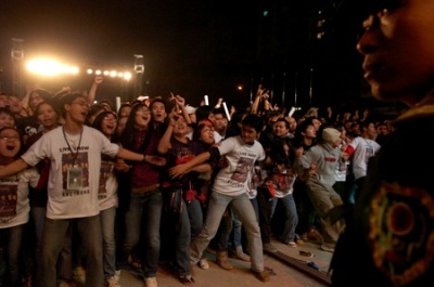 Bức Tường và lời chia tay cuồng nhiệt - 6