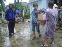 Chạy đua với bão Xangsane - 5