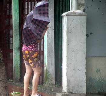 Miền Trung sau cơn bão dữ - 12