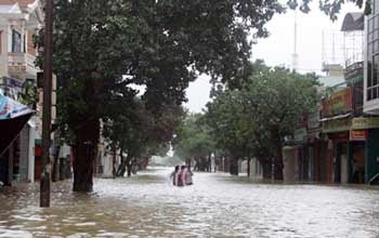 Chùm ảnh: Huế giữa mênh mông nước - 3