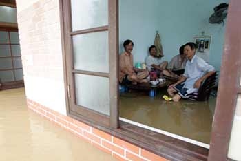 Chùm ảnh: Huế giữa mênh mông nước - 6