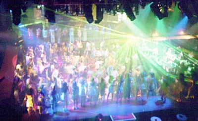 Một đêm làm “đào” - 1 Một đêm làm “đào” - 1