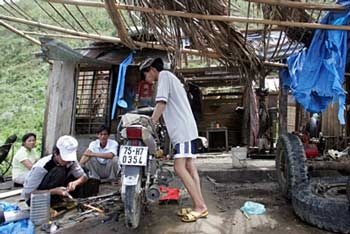 Nam Đông không khóc nổi! - 14 Nam Đông không khóc nổi! - 14
