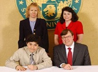 Cậu bé gốc Việt 14 tuổi đã vào đại học   - 1