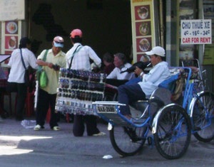 TPHCM: Nhếch nhác “phố Tây” - 10 TPHCM: Nhếch nhác “phố Tây” - 10