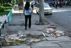 TPHCM: Nhếch nhác “phố Tây” - 2 TPHCM: Nhếch nhác “phố Tây” - 2