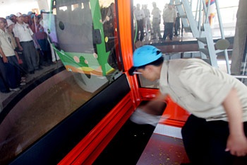 Khánh thành tuyến cáp treo vượt biển dài nhất thế giới - 5 Khánh thành tuyến cáp treo vượt biển dài nhất thế giới - 5