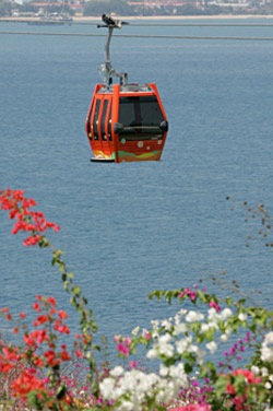 Khánh thành tuyến cáp treo vượt biển dài nhất thế giới - 2 Khánh thành tuyến cáp treo vượt biển dài nhất thế giới - 2