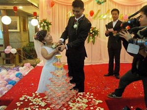 Chuyện tình cổ tích tan vỡ - 1 Chuyện tình cổ tích tan vỡ - 1