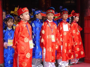 Tưng bừng cuộc thi “Trạng Nguyên nhỏ tuổi” - 3 Tưng bừng cuộc thi “Trạng Nguyên nhỏ tuổi” - 3