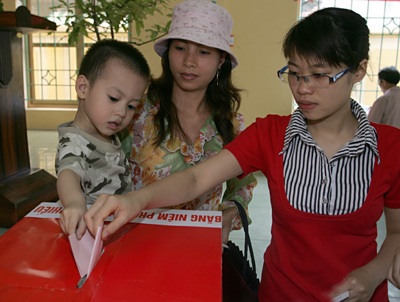 Chùm ảnh: Ngày bầu cử hân hoan - 11