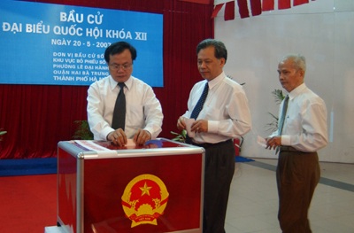 Chùm ảnh: Ngày bầu cử hân hoan - 3