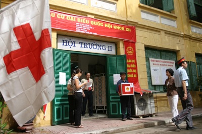Chùm ảnh: Ngày bầu cử hân hoan - 4