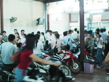 Hà Nội khát cháy 3 ngày nắng nóng - 1