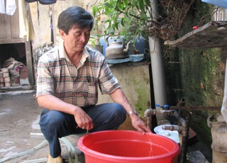 Dân phố cổ khổ sở vì thiếu nước - 1 Dân phố cổ khổ sở vì thiếu nước - 1