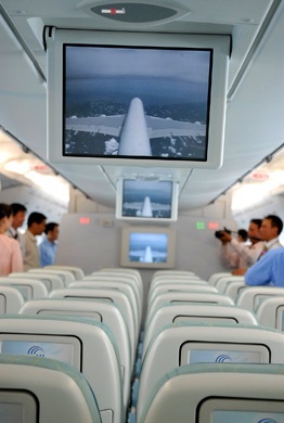 Siêu máy bay A380 trình diễn tại Việt Nam - 3