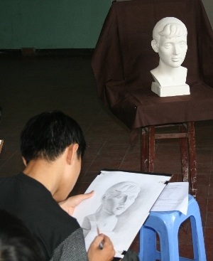 “Đột nhập” buổi thi Vẽ vào trường Kiến trúc - 5