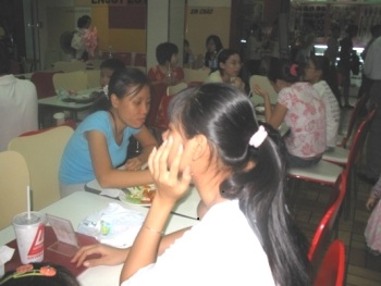 Dân văn phòng “né” cơm quán - 1