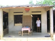 Cổng trường xa lắm!  - 1