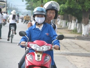 Xe ôm, điện thoại và Internet miễn phí cho thí sinh - 1