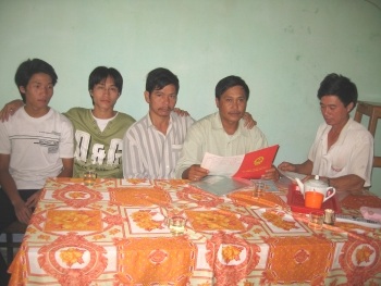 Thủ khoa mồ côi cả cha lẫn mẹ - 1