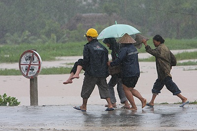 “Trận lũ này còn khủng khiếp hơn lũ lịch sử năm 1968” - 10 “Trận lũ này còn khủng khiếp hơn lũ lịch sử năm 1968” - 10