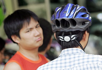 Mũ bảo hiểm: Vừa đội vừa lo ngay ngáy! - 1 Mũ bảo hiểm: Vừa đội vừa lo ngay ngáy! - 1