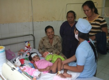 “Mẹ” bé Hảo khai nhận hành vi tàn độc - 1