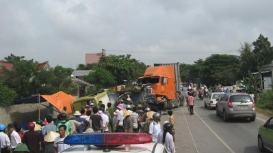 Tai nạn kinh hoàng ở Nghệ An, 16 người chết - 4