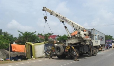 Tai nạn kinh hoàng ở Nghệ An, 16 người chết - 5