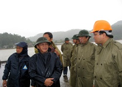 Bão số 5 chuyển hướng phức tạp - 4 Bão số 5 chuyển hướng phức tạp - 4