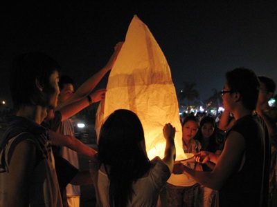 Chùm ảnh: Lễ hội đèn trời ở Mỹ Đình - 12