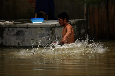 Phóng sự ảnh: 5 ngày ăn ngủ trên đê - 10