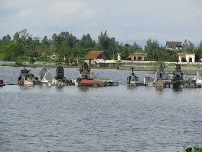 Nghệ An: Nhiều cái chết đau lòng vì mưa lũ  - 2