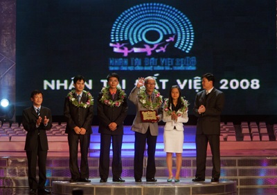 Mạng thông tin du lịch giải trí giành giải nhất NTĐV 2008 - 12 Mạng thông tin du lịch giải trí giành giải nhất NTĐV 2008 - 12