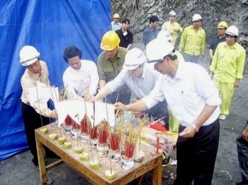 Bàng hoàng thủy điện Bản Vẽ - 2