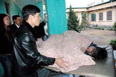 Sập lò than Khe Chàm: 8 công nhân tử nạn, 20 người bị thương - 2 Sập lò than Khe Chàm: 8 công nhân tử nạn, 20 người bị thương - 2