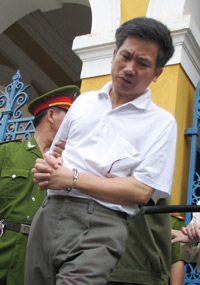 Tuyên phạt Mai Văn Dâu 14 năm tù giam - 1 Tuyên phạt Mai Văn Dâu 14 năm tù giam - 1