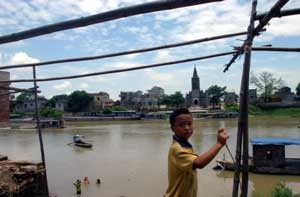 Sống trên những “dòng sông thối” - 4 Sống trên những “dòng sông thối” - 4