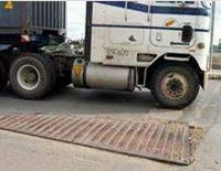 Nguy cơ sập cầu Văn Thánh 2 rất cao! - 2 Nguy cơ sập cầu Văn Thánh 2 rất cao! - 2