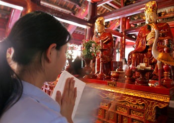 Khẩn cầu tâm linh trước giờ “vượt vũ môn” - 2