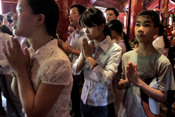 Khẩn cầu tâm linh trước giờ “vượt vũ môn” - 7