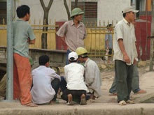 Buồn tủi cùng dân cửu vạn - 1 Buồn tủi cùng dân cửu vạn - 1