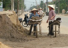 Buồn tủi cùng dân cửu vạn - 2 Buồn tủi cùng dân cửu vạn - 2