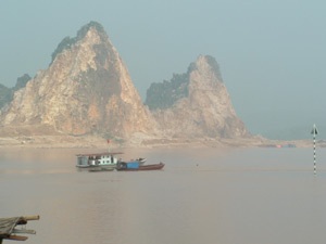 Tàu bị đắm hoạt động chui nhiều tháng nay - 1