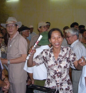 Hủy án sơ thẩm, dân Hải Phòng ăn mừng - 2 Hủy án sơ thẩm, dân Hải Phòng ăn mừng - 2